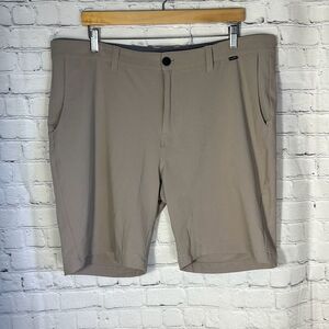 Travis Matthew Men’s Tan Khaki Chino Golf Shorts size 40